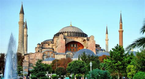 what is the literal meaning of hagia sophia