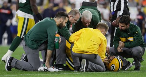 what is the status of aaron rodgers injury