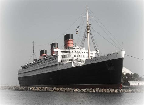 what is the story of the queen mary ship