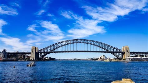 what is the sydney harbour bridge made of