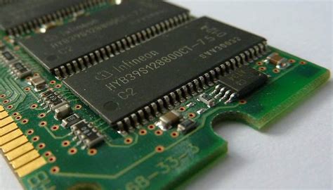 what is the use of ram in computer and mobile phone