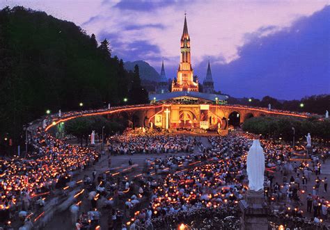 what is there to do in lourdes
