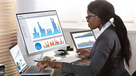 what is work for data analyst