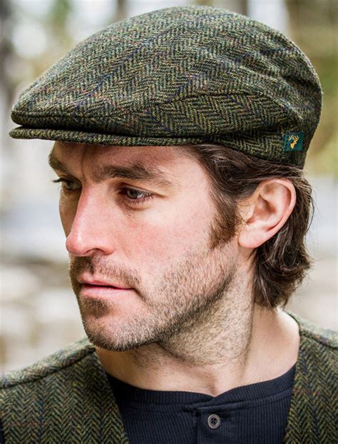 what kind of hats do men wear in europe