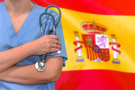 what kind of healthcare does spain have