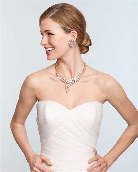  79 Stylish And Chic What Kind Of Necklace To Wear With Strapless Wedding Dress With Simple Style