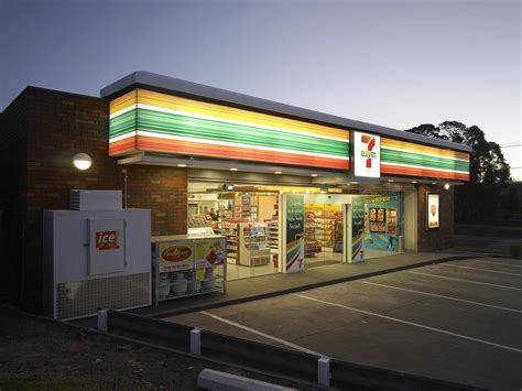 what kind of store is 7 eleven
