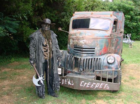 what kind of truck is in jeepers creepers