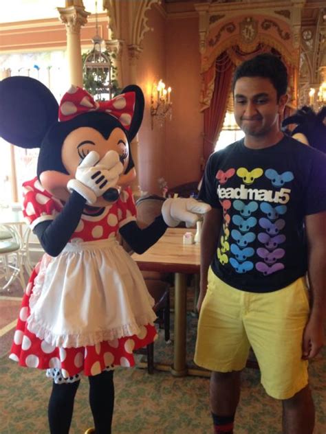 what not to wear to disneyland
