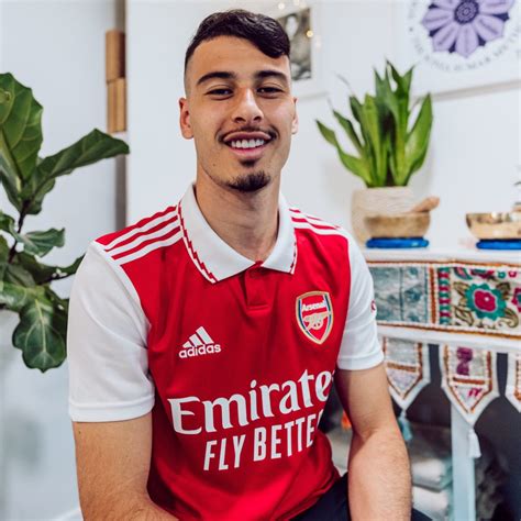 what number does gabriel martinelli wear
