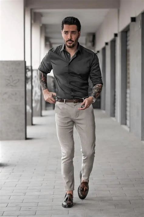 what pants go with a gray shirt