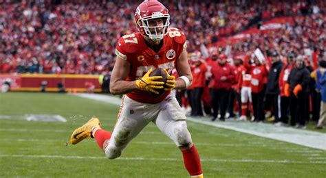 what position does kelce play on the chiefs