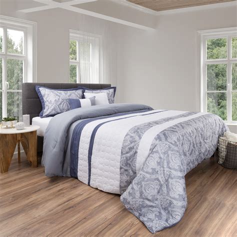 what size comforter for queen bed