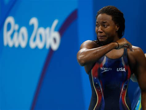 what sport does simone manuel play