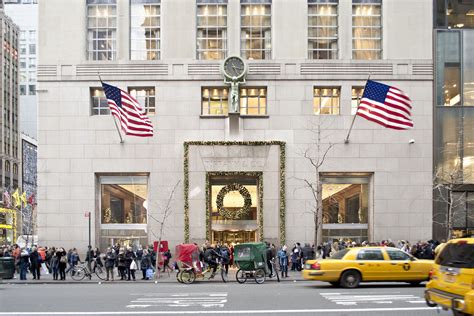 what stores are on 5th avenue in new york