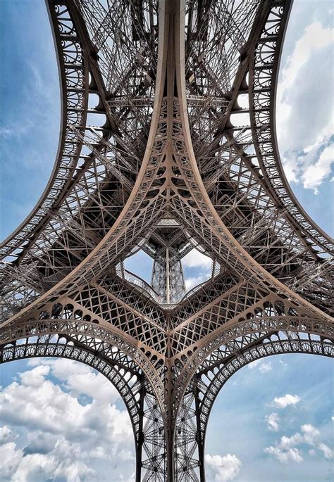 what style of architecture is the eiffel tower