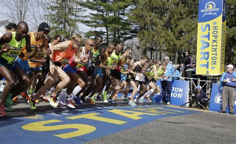 what time does boston marathon start