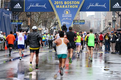 what time does boston marathon start today