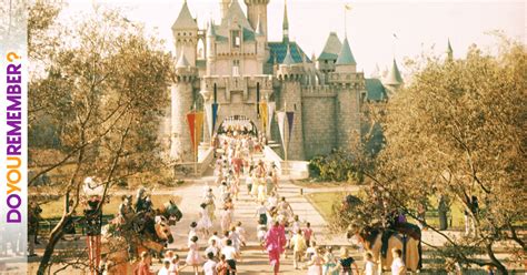 What Time Does Disneyland Opens