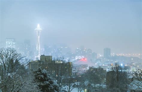 what time does it get dark in seattle in the winter