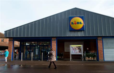 what time does lidl close on sunday