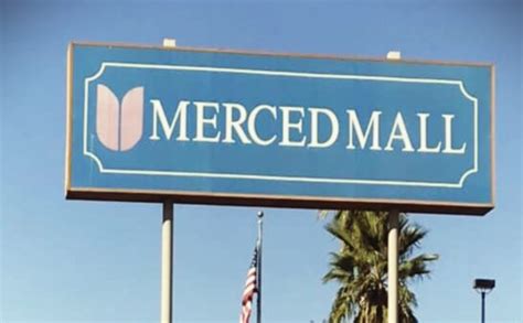 what time does merced mall close