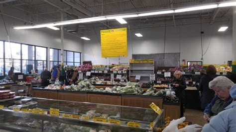 what time does produce junction open