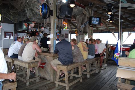 What Time Does Sneaky Pete S Open