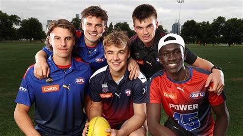 what time does the afl draft start today