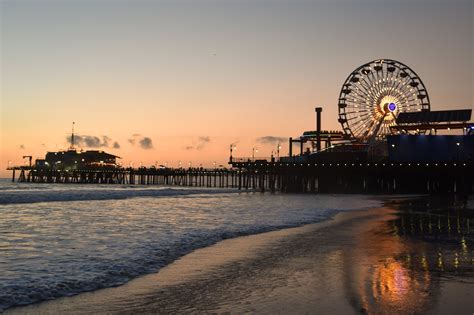 what time is it in america santa monica