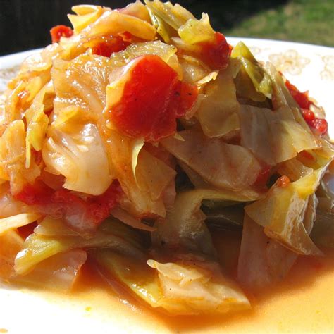 what to serve with stewed cabbage