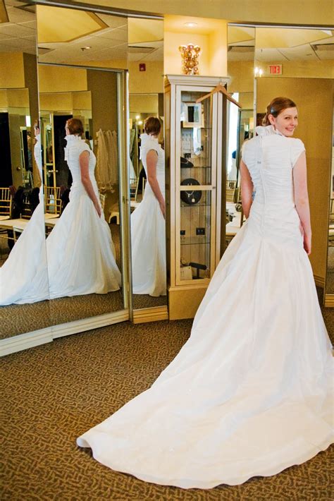The What To Wear Going Wedding Dress Shopping For Short Hair