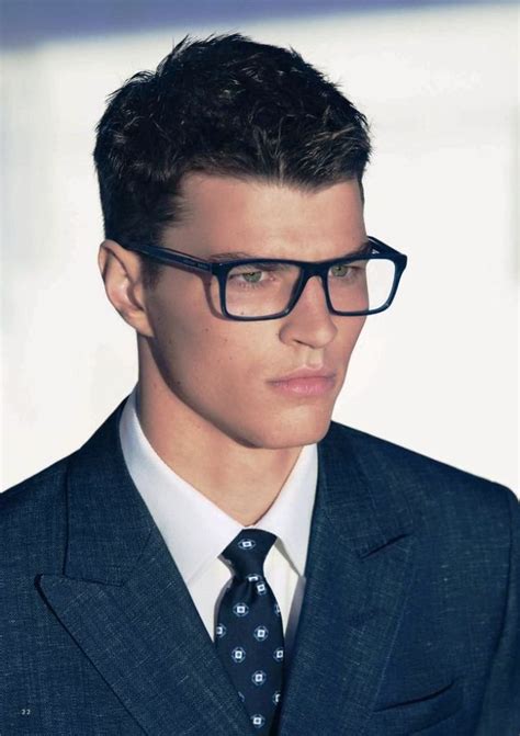  79 Gorgeous What To Wear With Glasses Guys Trend This Years