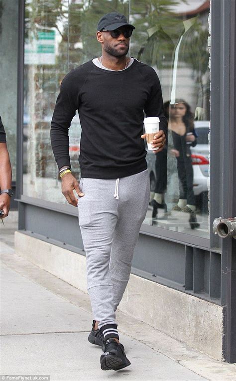 Men's White Street Style Sweatpants Mens street style, Mens dressing