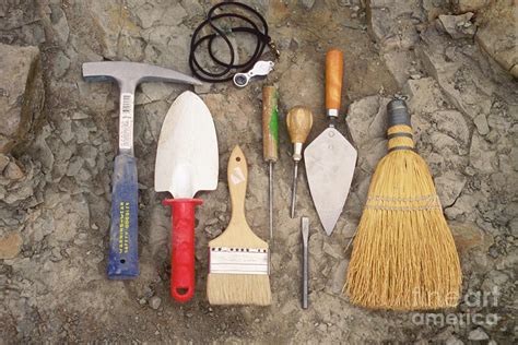 What Tools Does An Archaeologist Use