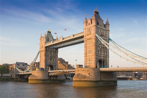 What Type Of Structure Is The Tower Bridge