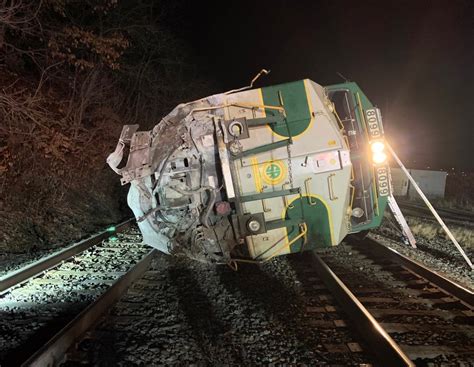 what was on train that derailed