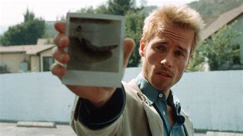 what was the movie explanation for memento