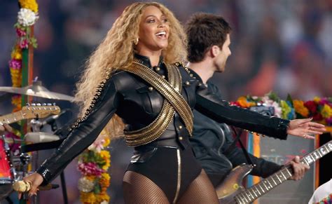 what year did beyonce do the super bowl