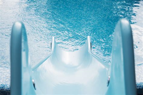 Swimming Pool Slides at Rs 75000/unit स्विमिंग पूल स्लाइड, तैराकी के