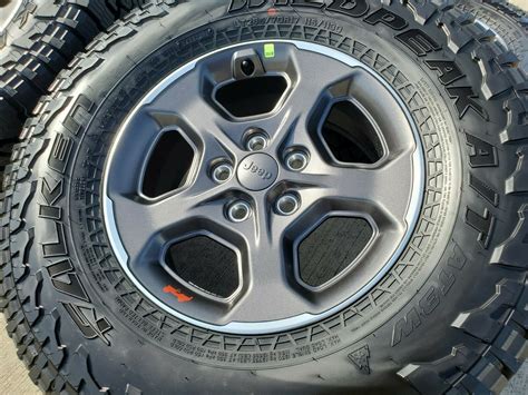 wheels and tires for 2022 jeep gladiator