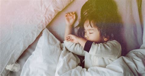 When Can A Toddler Sleep In A Regular Bed