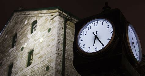 When Change Time In Toronto