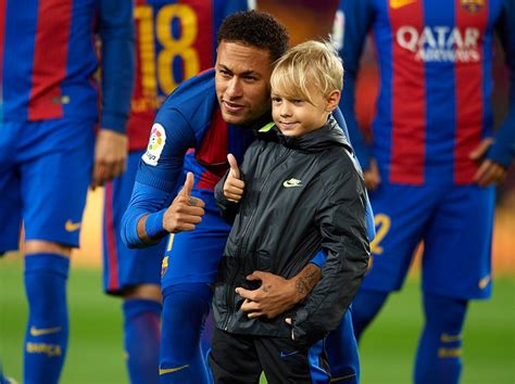 when did neymar have his kid