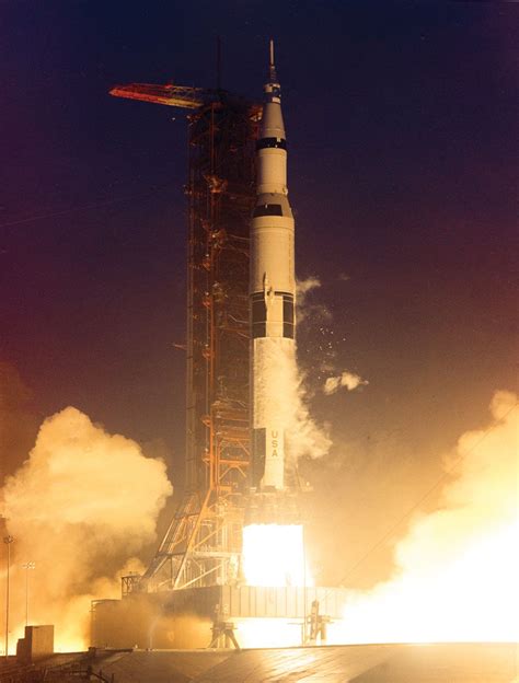when did the apollo space program start