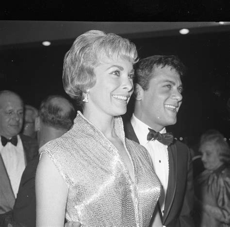 when did tony curtis and janet leigh meet