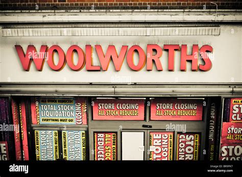 when did woolworth go out of business