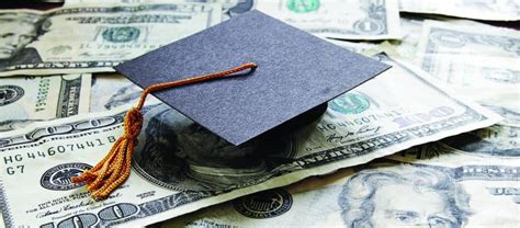 when do colleges issue financial aid refunds