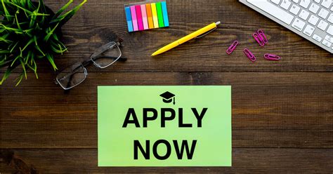 How Do You Apply to Colleges and When Should You Apply? We answer that