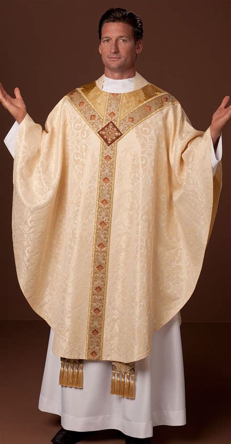 when do priests wear white vestments